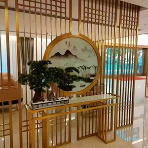 金属屏风